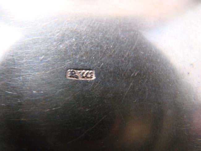 A fine late 18th century engraved English Silver Tobacco Box with presentation inscription — image 4